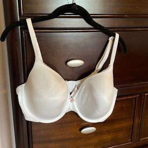 Victoria’s Secret- Body by Victoria lined 38DD